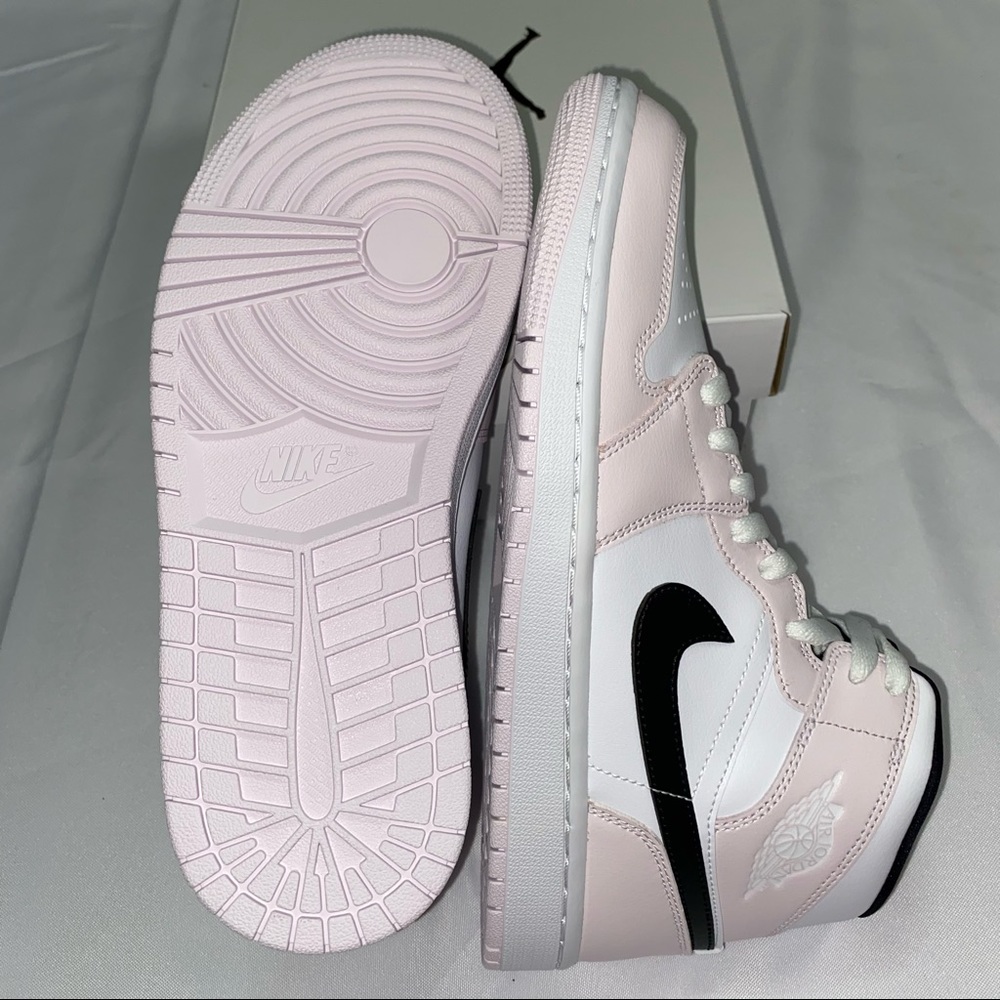 Nike Air Jordan 1 Mid Women’s Barely Rose 9.5W New - Picture 3 of 6